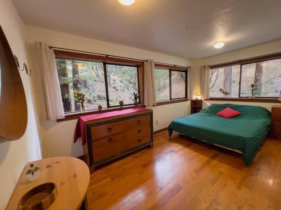 Little House In The Redwoods With A Hot Tub! Apartment Garberville Bagian luar foto